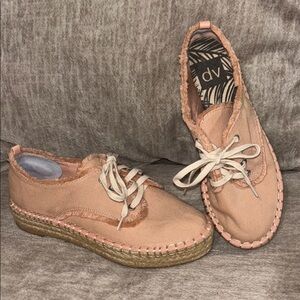 6 1/2 women Dolce Vita DV Peach Canvas platform casual lace up shoes espadrille